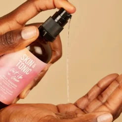 Öljytön kasvojen puhdistusaine Skin & Tonic Get Up Glow Jelly 100ml