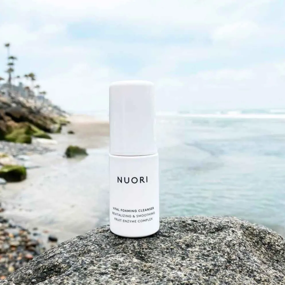 Puhdistusvaahto NUORI Vital Foaming Cleanser, 2 kokoa