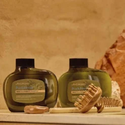 Shampoo ohuille hiuksille Antipodes Peach + Freesia Smooth & Hydrate